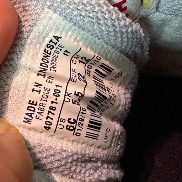 Nike Baby Sneakers Size 6c White Gray Red '10 (407781-001) - Picture 6 of 6